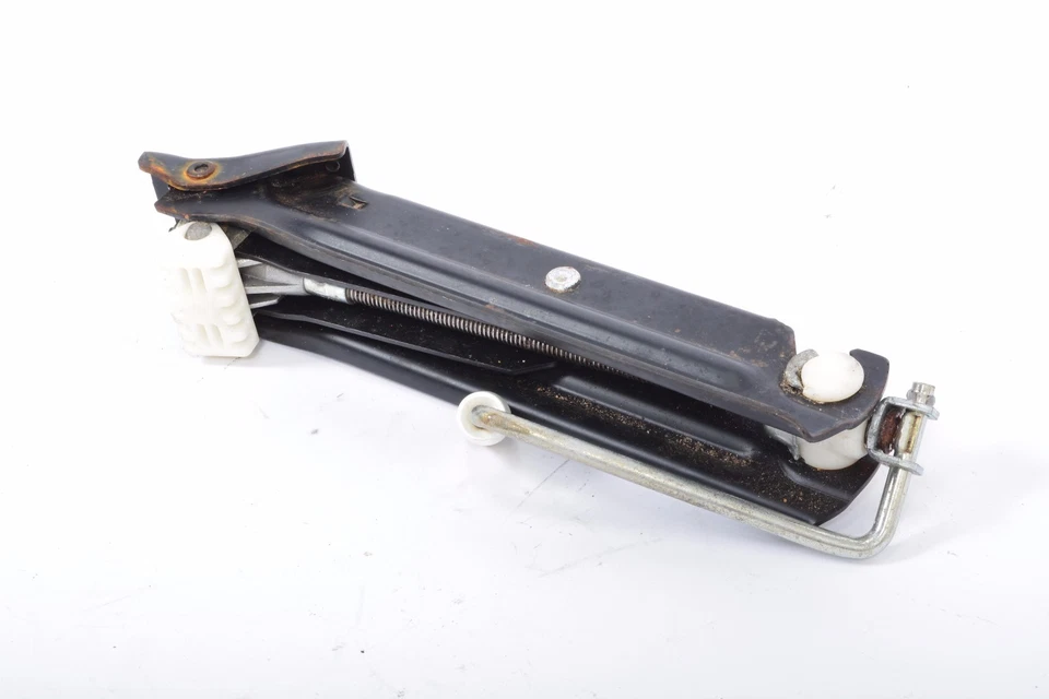 Chrysler Crossfire 2004-2006 - elevador de gato en carretera Foto 2 de 4