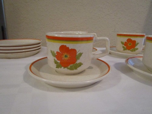 TEMPER-WARE BY LENOX 70'S FIRE FLOWER 4 CUPS & SAUCERS - Picture 3 of 5