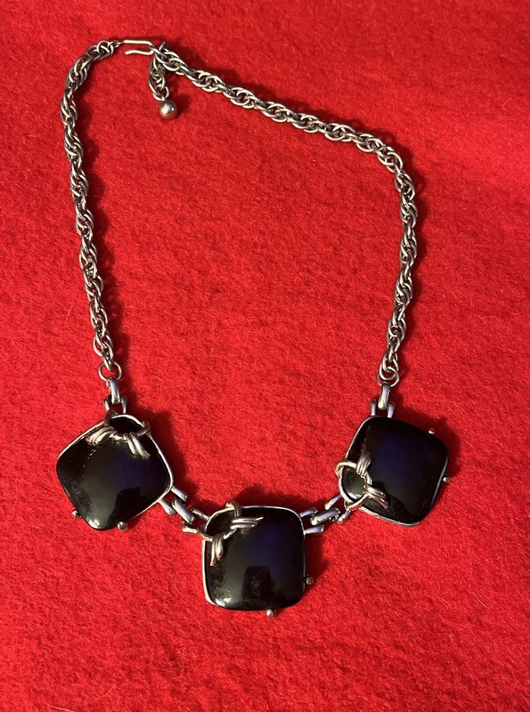 vintage unsigned Emmons 1956 aristocrat black and silver necklace