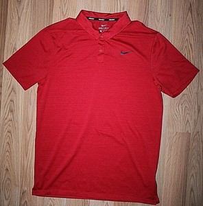 tiger woods red nike polo