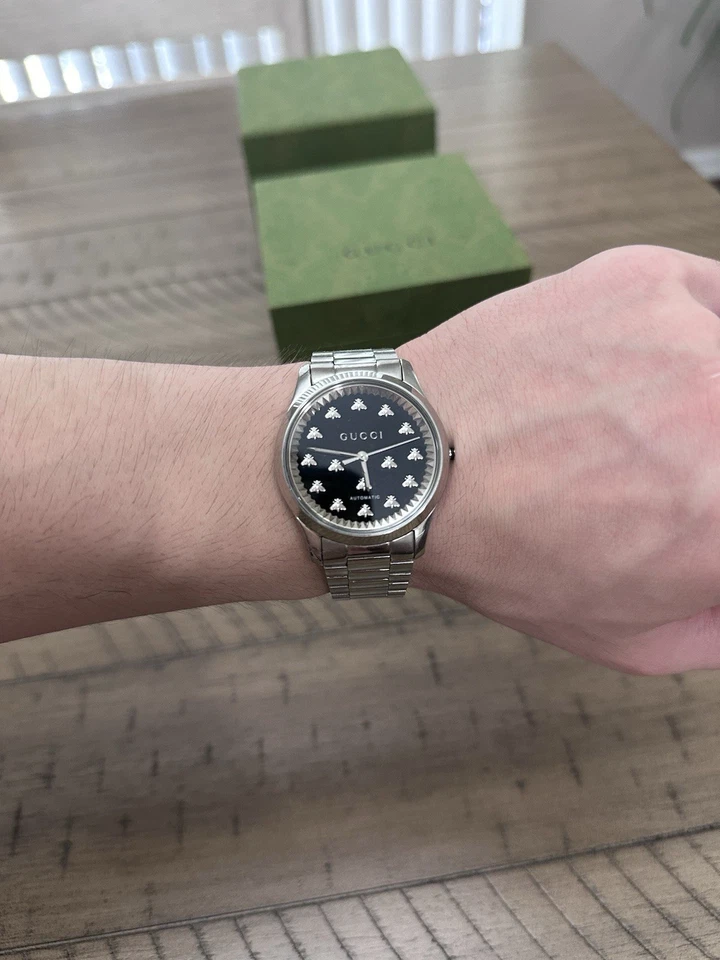 Gucci Mens Signature Bee Onyx Dial Automatic Watch  - Image 4 of 4