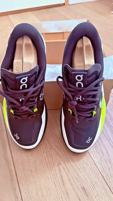 NEU mit Karton ON Running Herren The Roger Pro 2 Clay Schuhe