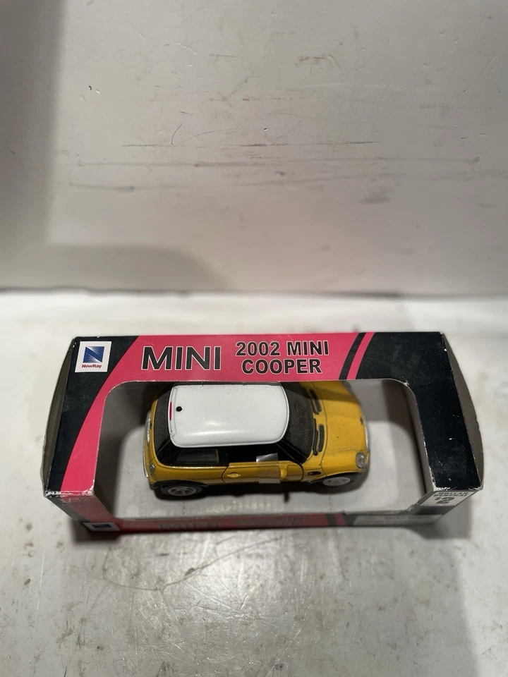 NewRay 2002 Mini Cooper-yellow & white-die-cast 1/32- New In Box  23 - Image 2 of 4