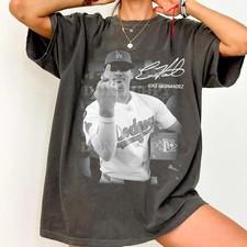 Kike Hernandez T-shirt, Back to Back World Series Champs 2025 Middle Finger Base
