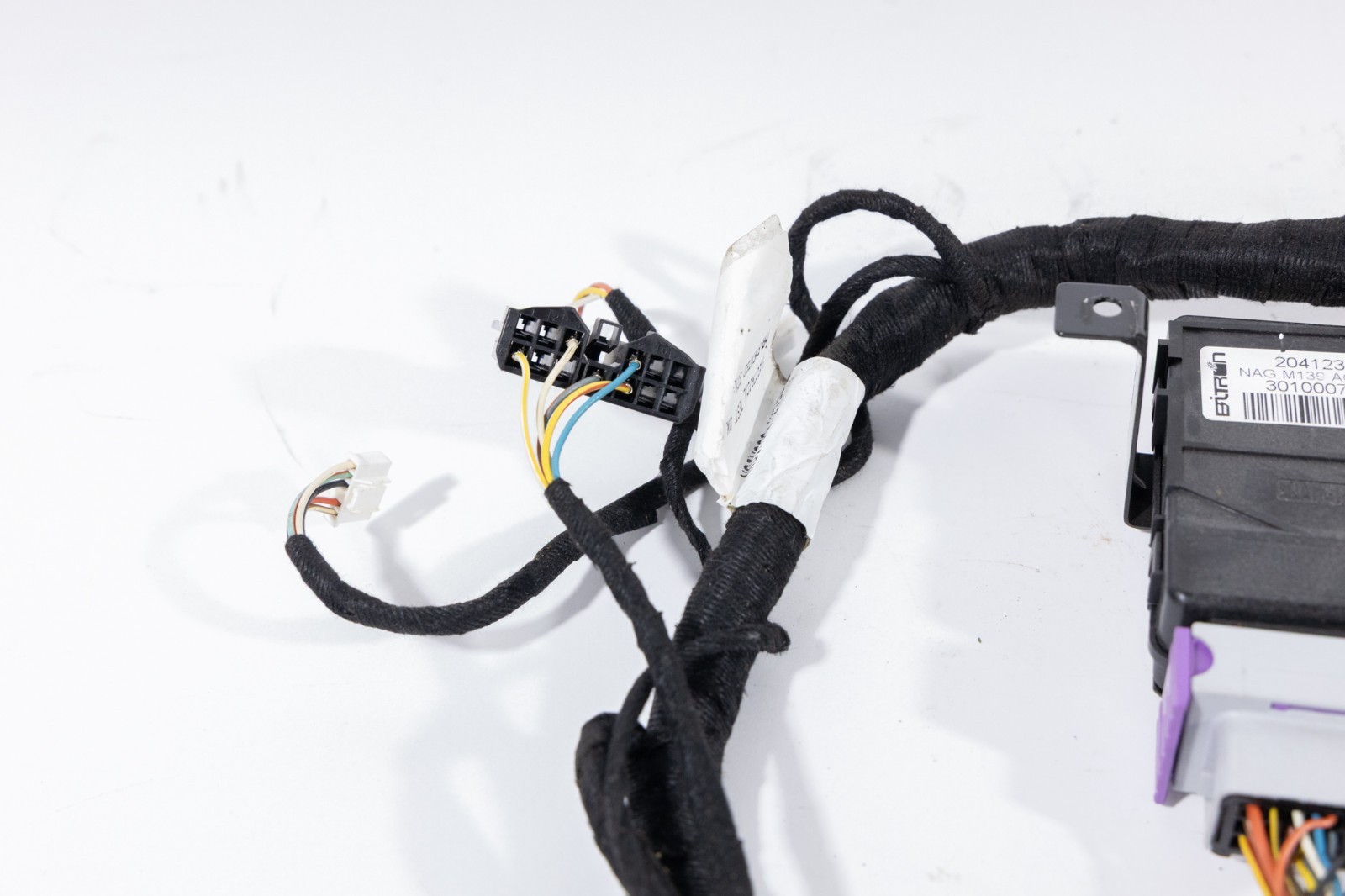Used 2003-2008 Maserati M139 Quattroporte Driver Seat Control Module w/ Wiring