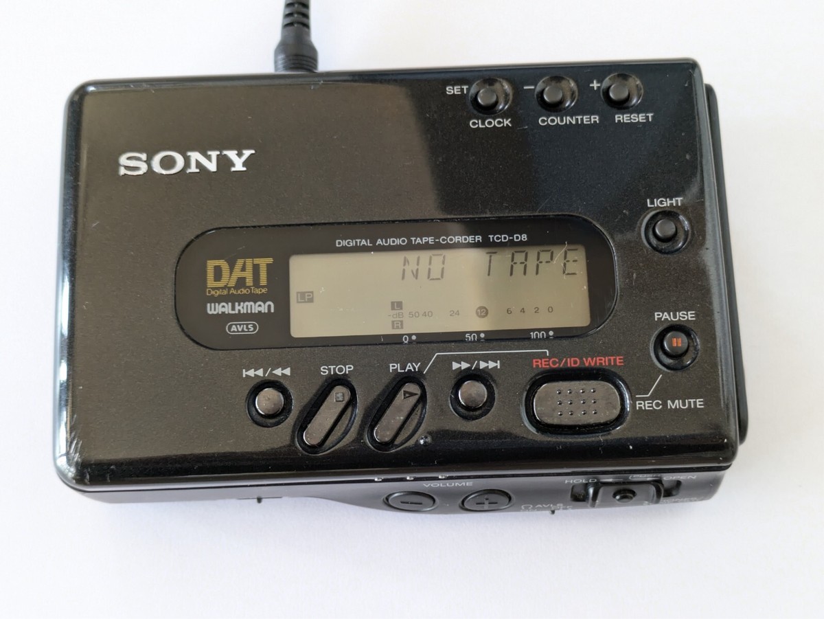 SONY WALKMAN DAT TCD-D8 ACアダプタ付き SONY ソニー TCD-D8 DATウォークマン 動作品 ケース アダプター