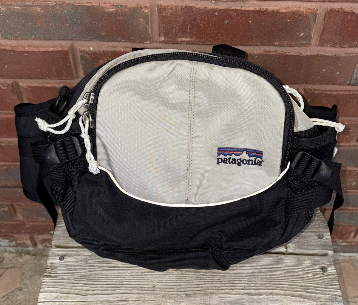 バッグ 00's Patagonia Lumbar Compression Pack Vintage Patagonia Poblano Lumbar Hip Waist Fanny Pack Black/gray