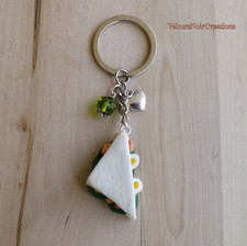 Portachiavi  tramezzino con lattuga uova e tonno creato a mano in fimo miniatura