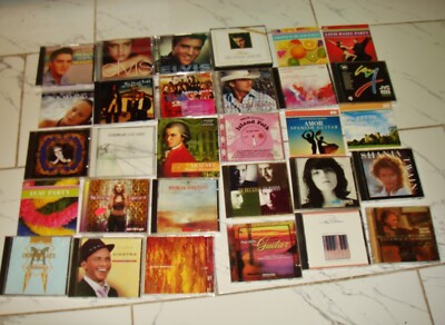LOT 30 CDs collection  Presley, Sinatra, Madonna, Elton,  Britney, Brickman +++