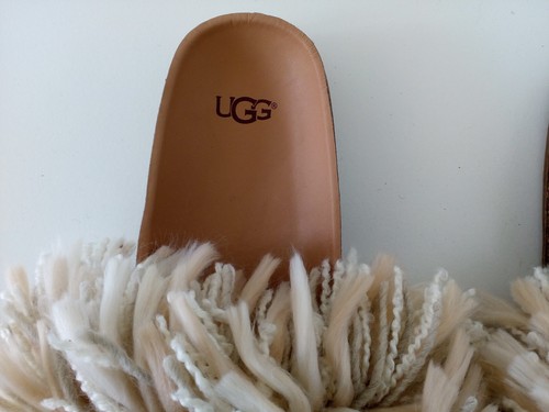 UGG CINDI SLIDE / SANDAL - brand new in box - Picture 3 of 12