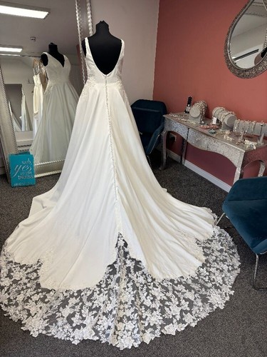 Wedding Dress by Justin Alexander Style 88316 Gibson - Picture 4 of 6