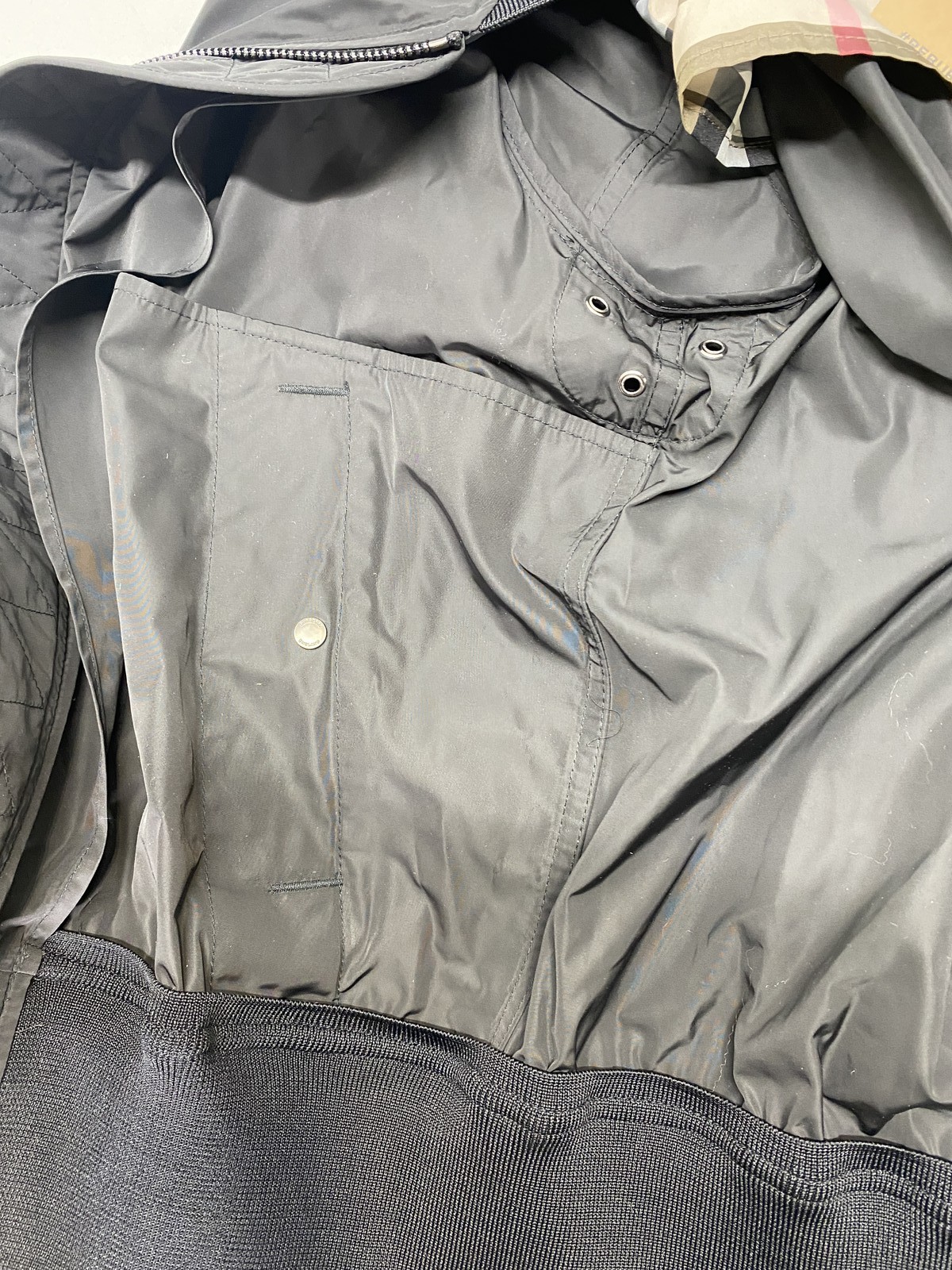 Burberry Mens or Womens Reburberry Slick Bomber Jacket Size US 38 Black thumbnail 14