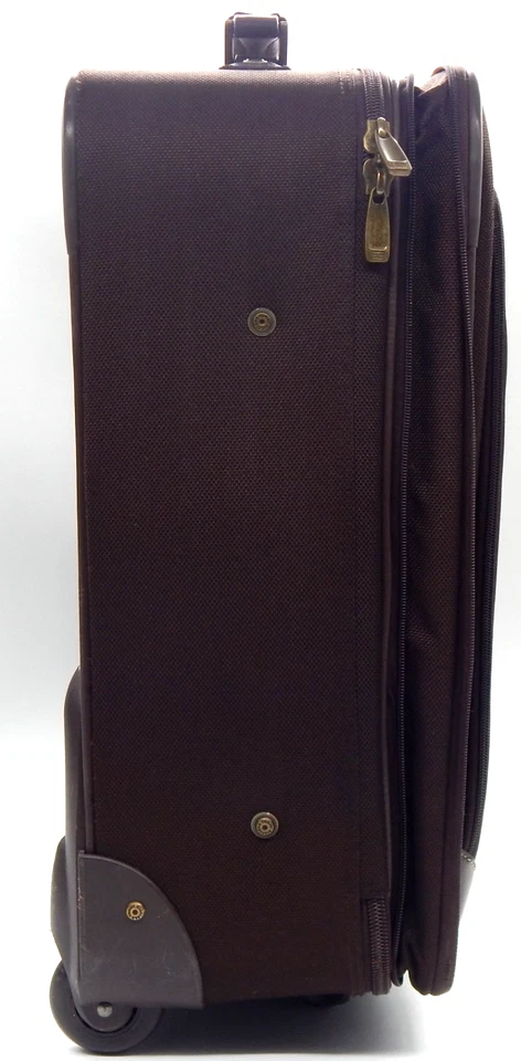 Maleta de mano Tommy Hilfiger 21" Softside Logan de dos ruedas marrón chocolate Foto 4 de 4