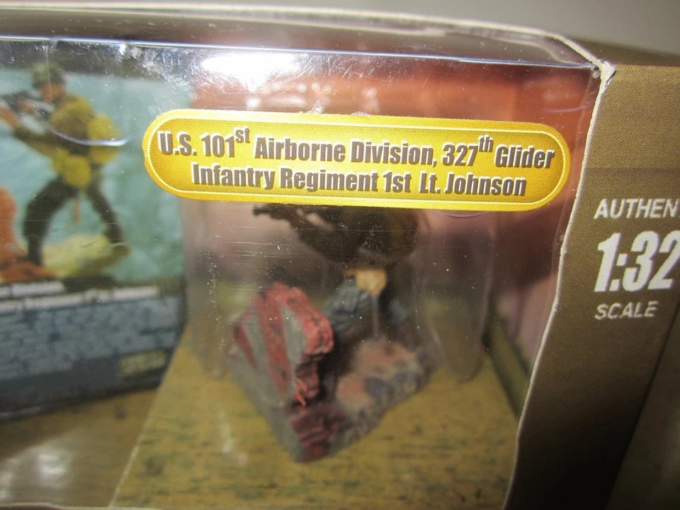 Forces of Valor Soldiers of Steel 101st Airborne Lt. Johnson NEW  99001 - Image 2 of 4