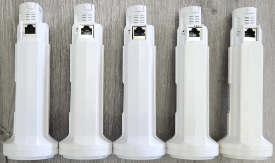 Lot of 5 - Ubiquiti PowerBeam M5 PBE-M5-400 Feed Horn - Image 4 of 4