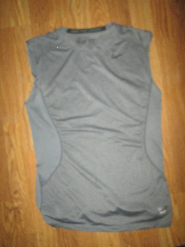 Mens NIKE PRO COMBAT DRI FIT sleeveless fitted tank top shirt sz S Sm