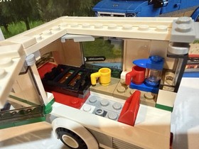 Lego City #60117 Van & Caravan 2016  2 mini figs and instruction manuals