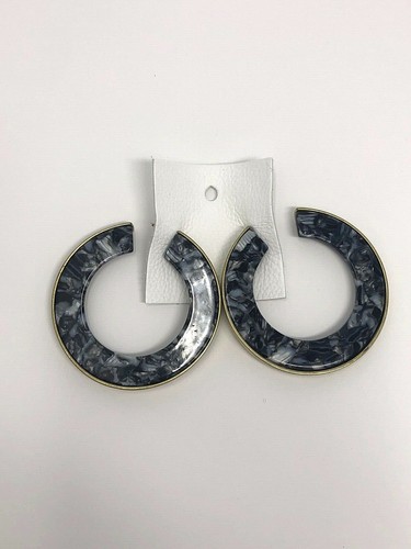 Free People Hidden Resin Hoop Earring NWT $28 - Picture 7 of 12