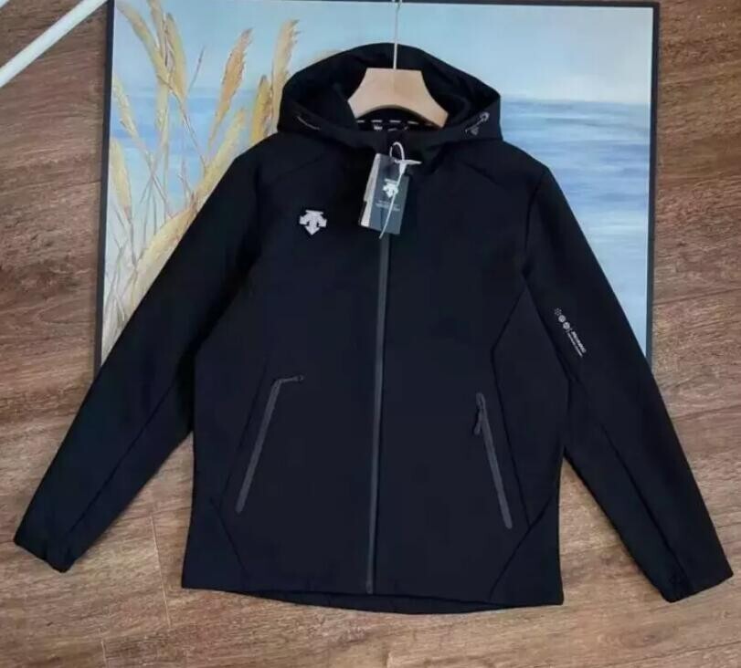 Outdoor Descente Soft Shell Windproof Hooded Plush Jacket Men Women