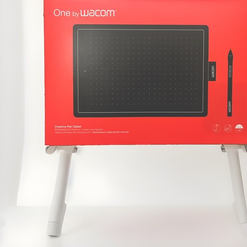 Wacom One by Wacom CTL-672-N Medium - Ideal for Work from Home & Remote Learnin
