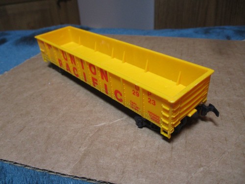 Góndola Mehano escala HO sin carga Union Pacific UP 2923 vagón de tren de carga amarillo | Zustand: Used