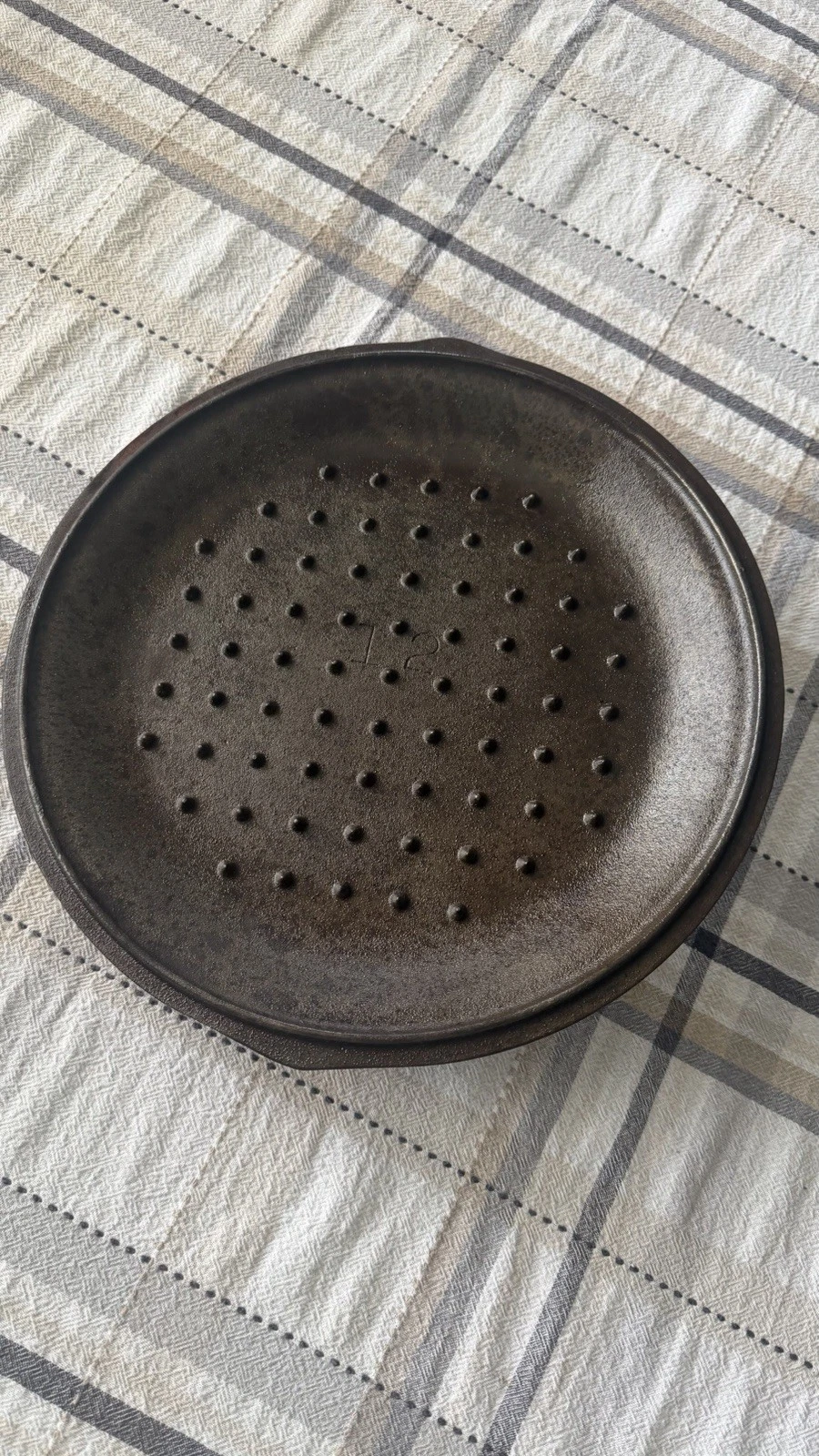 LODGE #12 Lid Self-basting Vintage Cast Iron Unmarked
Opens in a new window or tab