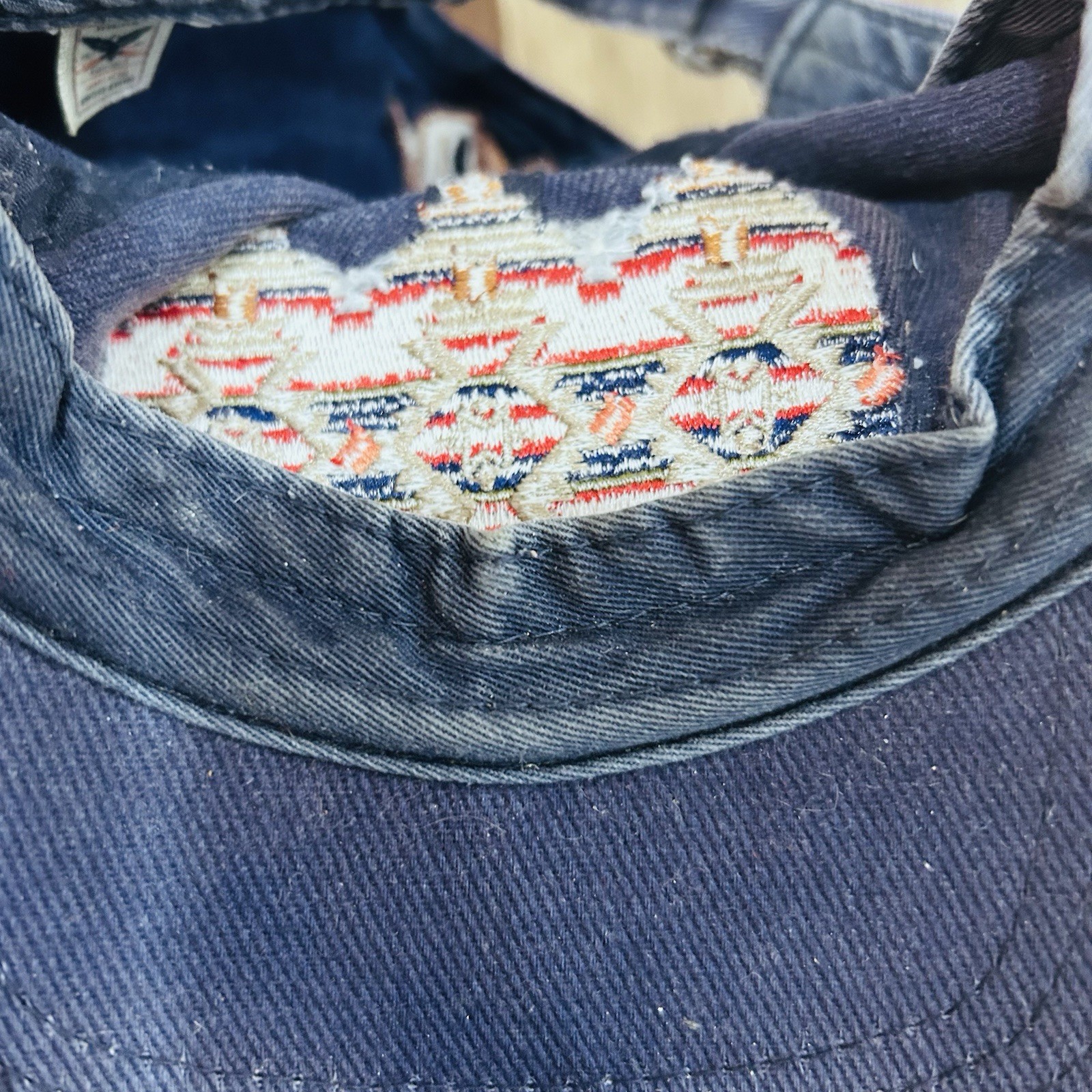 Distressed Pendleton Embroidered Southwestern Azt… - image 6