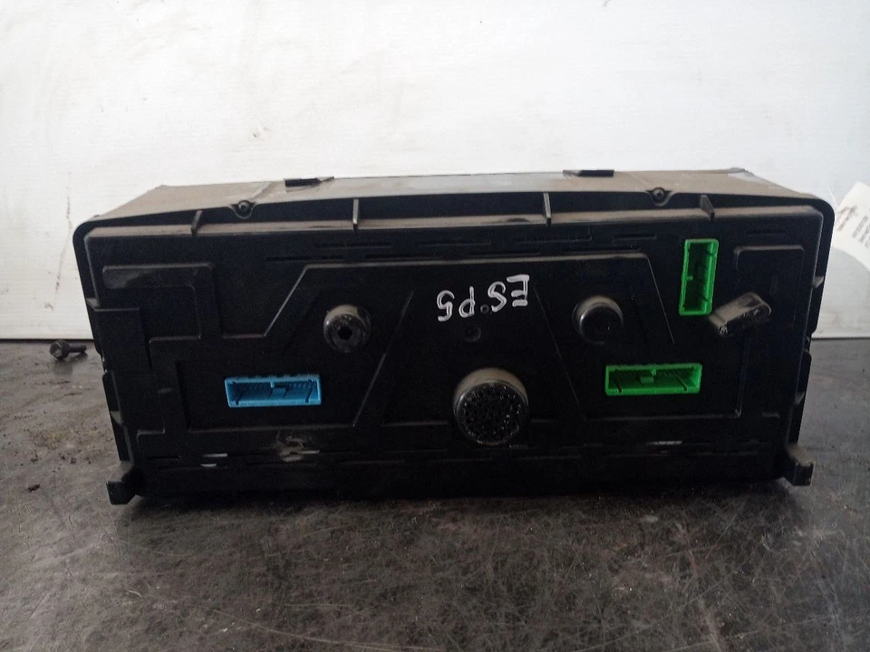 21546088-P02 Volvo VNL Speedometer Cluster (11543560 - Image 2 of 4