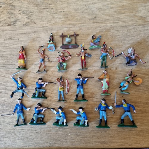 Marx Toys Miniatur Indianer und Eidgenossen Hartplastik Figuren