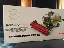 CLAAS Commandor 228 CS 500000 Combines 1:32 + confezione regalo chiavetta USB