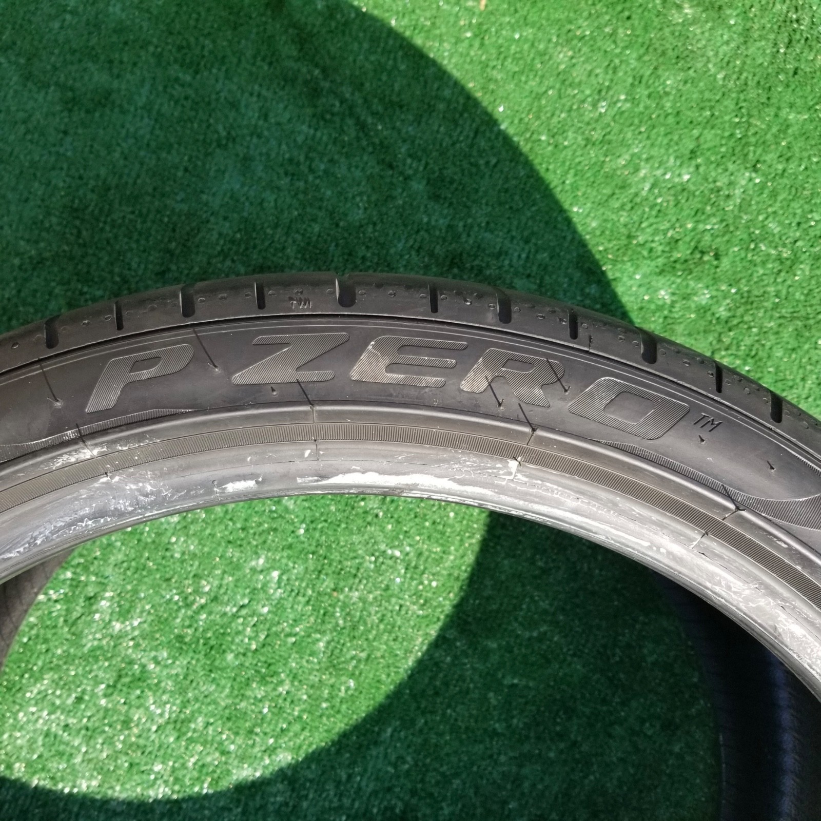 305/30R20 Pirelli P Zero PZ4 Tires 305/30ZR-20 R01 Audi R8 305/30ZR20 60% Tread