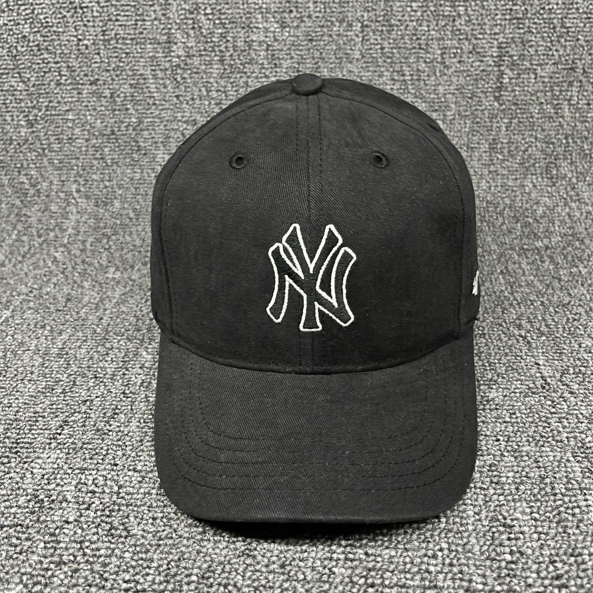 New York Yankees '47 Brand MVP Hat Black White Outline Adjustable