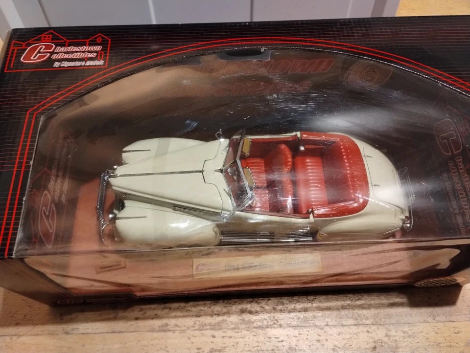 Charleston Collectibles by Signature Models 1941 Packhardt 1:18 OVP Limited Ed - Bild 2 von 3