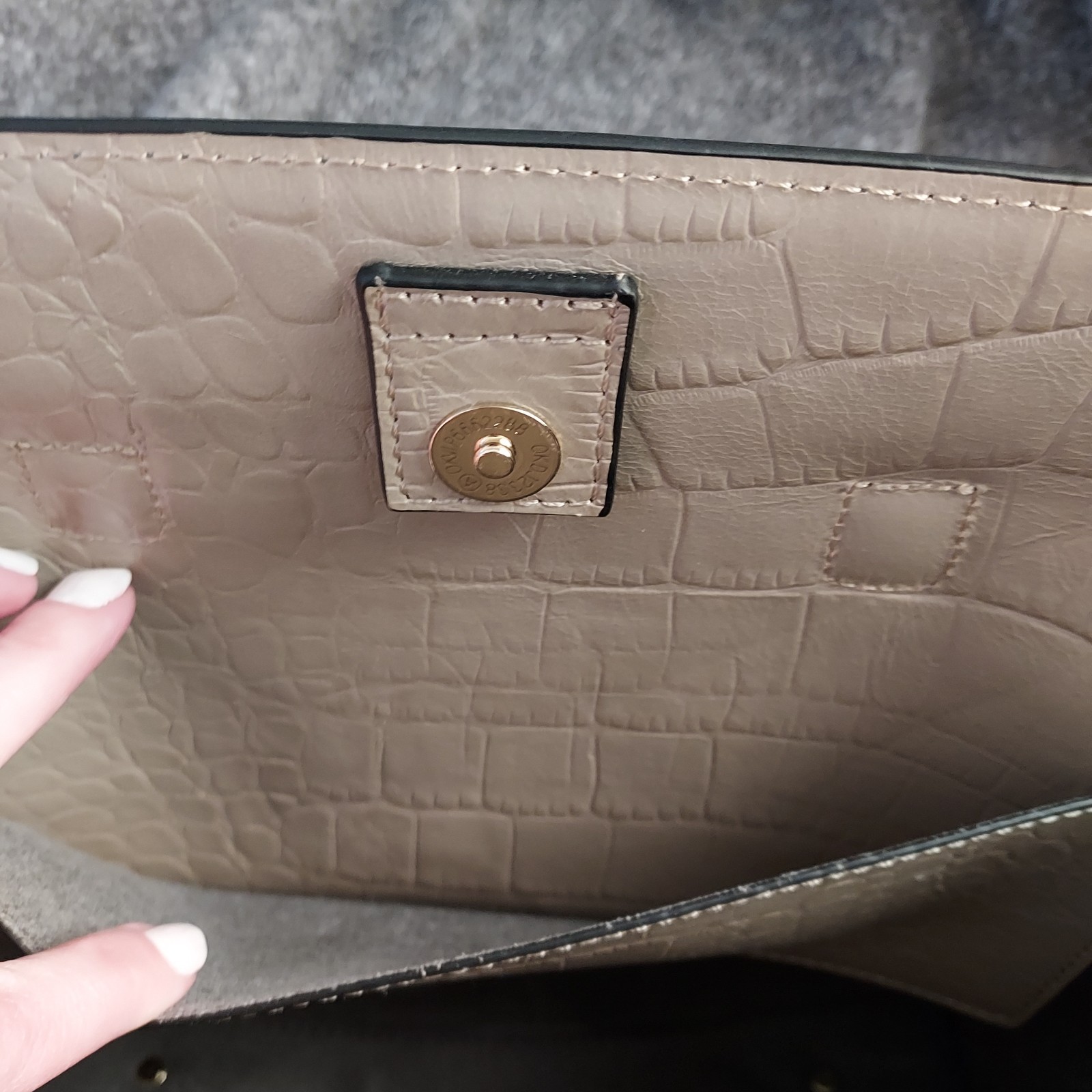 Ameri Leather Morrison Tote Bag - image 9