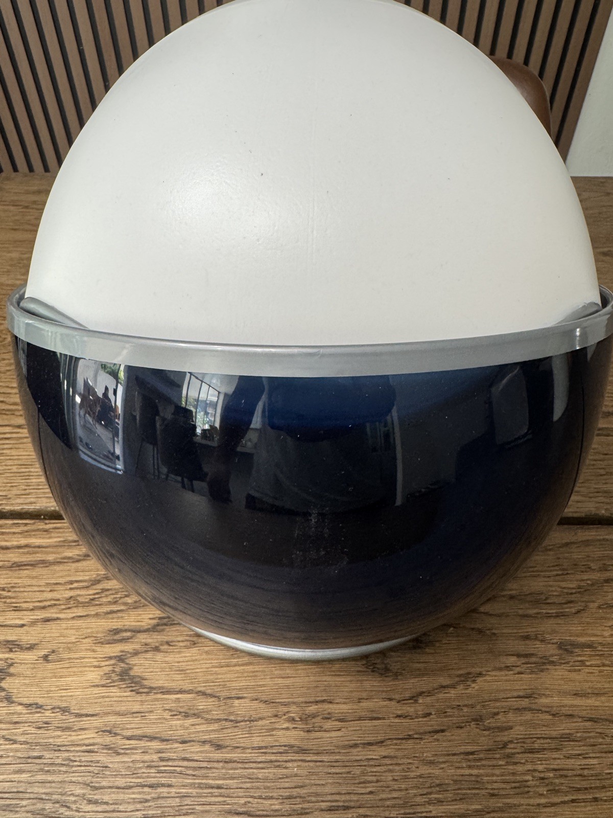 Casco de astronauta Spirit Halloween con visera abatible adulto en caja a la luna