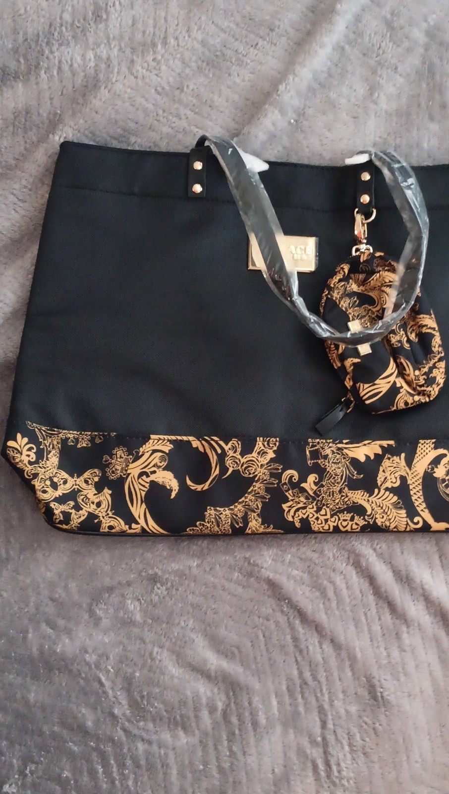 Versace Black Gold Baroque Tote with Gold Tone Hardware and Pouch for Women thumbnail 6