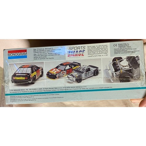 Monogram 1991 Davey Allison #28 Havoline Ford Thunderbird 1:24 Model Kit 2430 - Picture 4 of 4