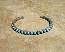 SPLENDID !!  Vintage Navajo Sterling Silver THIRTY-TWO TURQUOISE Row Bracelet