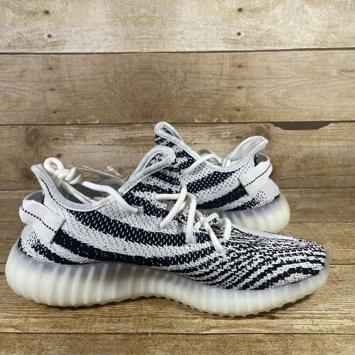 Adidas Yeezy Boost 350 V2 Zebra Size 8.5 US MEN Kanye West Adidas Yeezy Boost 350 V2 Zebra Size 8.5 US MEN Kanye West