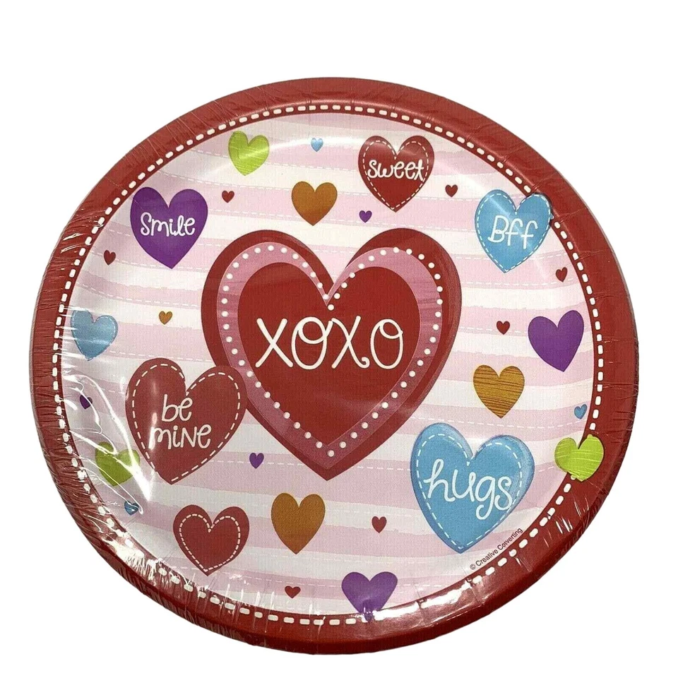 Platos y servilletas de papel de corazones de caramelo de fiesta de San Valentín - Sirve 24 Foto 2 de 4