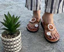 WOMEN'S AUTHENTIC MEXICAN HUARACHE SANDALS. SLIP ON OPEN TOE LEATHER SANDALS