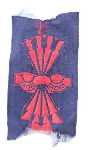 PARCHE DE TELA CON FLECHAS DE FALANGE PARA CAMISA AZUL AÑOS 70? 70x40mm - Picture 2 of 4