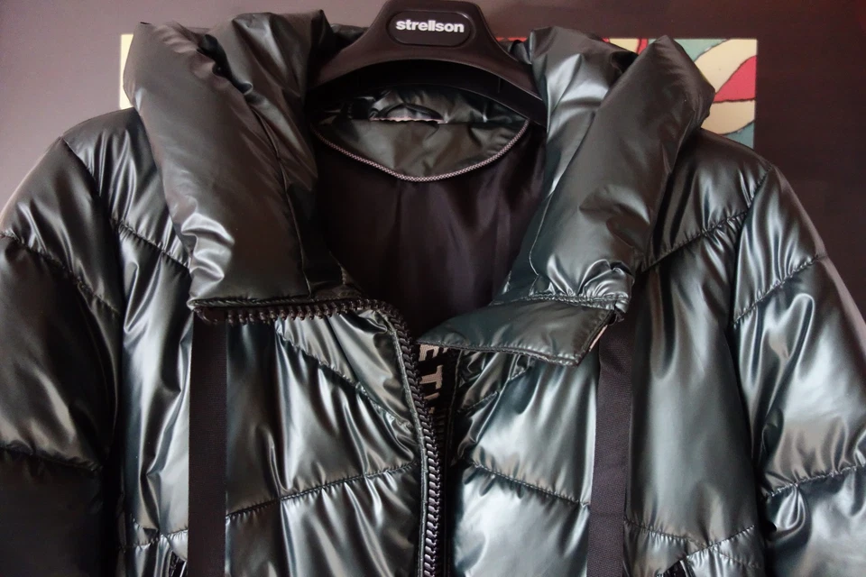 Alba Moda Damen Steppjacke Jacke Gr. 44 metallic grün glänzend mit Kapuze - Bild 3 von 4