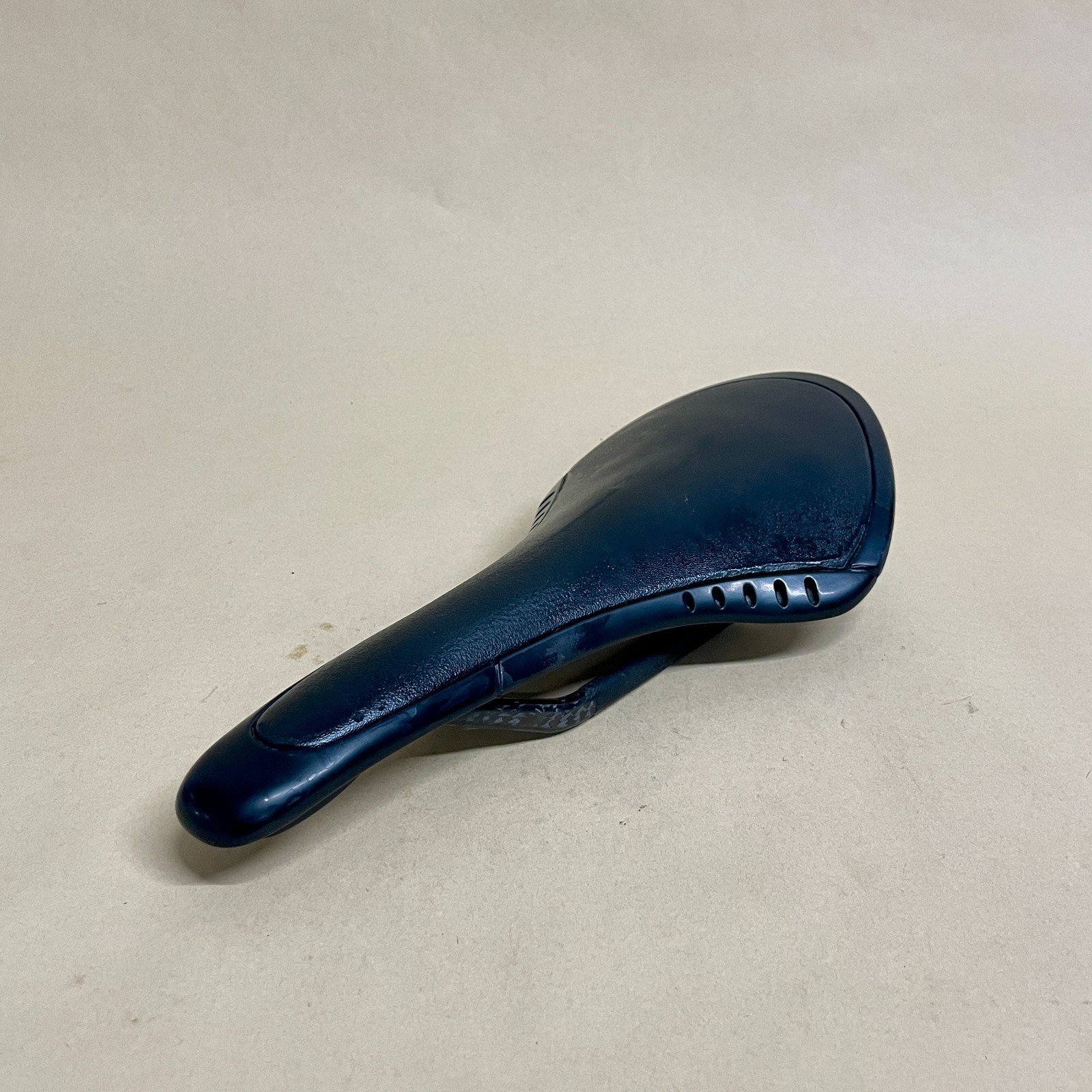 Fizik Curve Made for Snake (Arione) Carbon Braided Rail Saddle 294 x 135mm