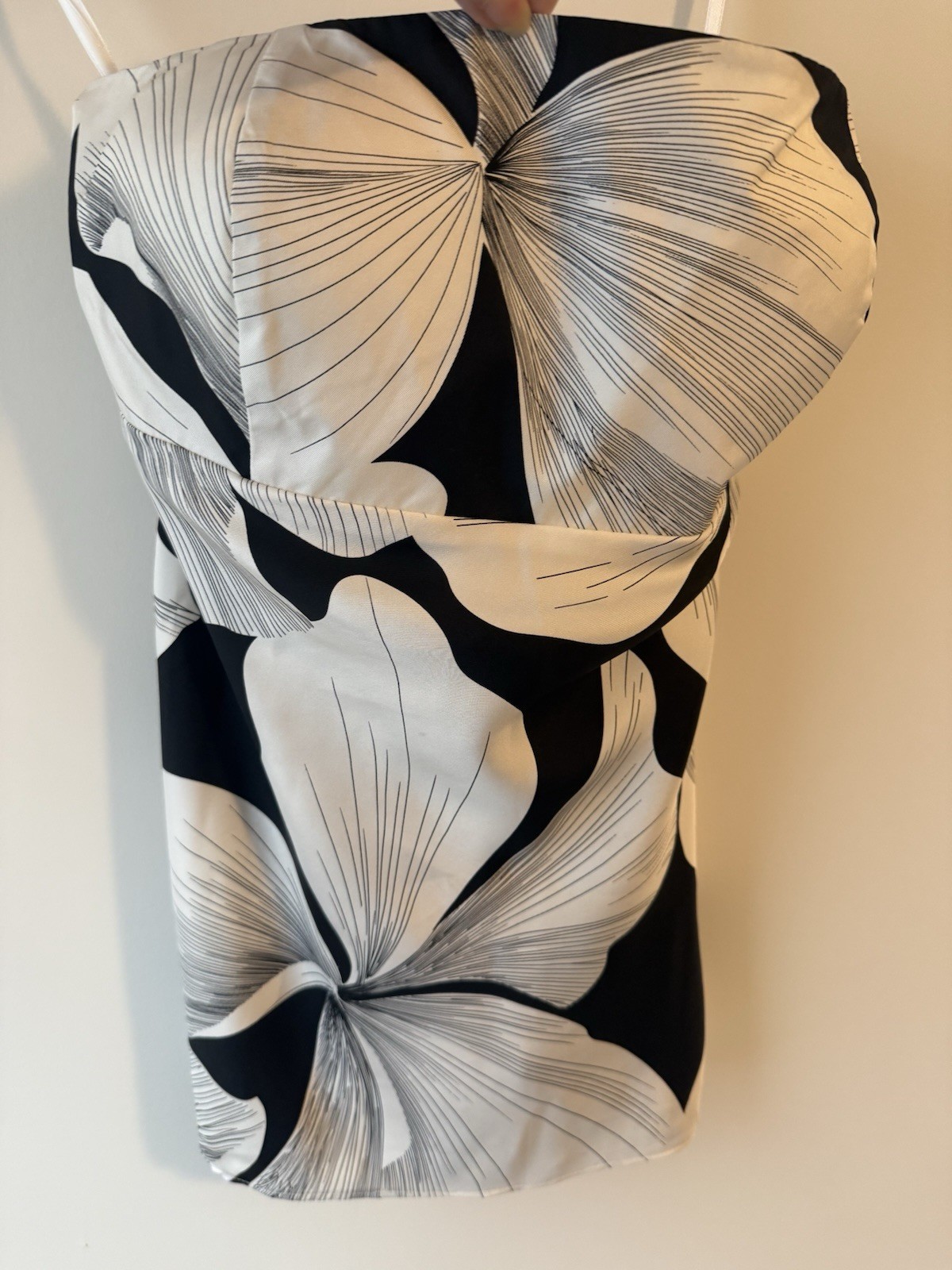 White House Black Market Strapless Top Womens 10 Black & White with Back Bow Tie