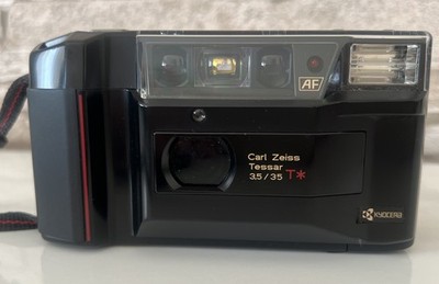 YASHICA T2 AF  Kyocera Carl Zeiss Tessar 3,5/35 T*  BLITZBEREIT 