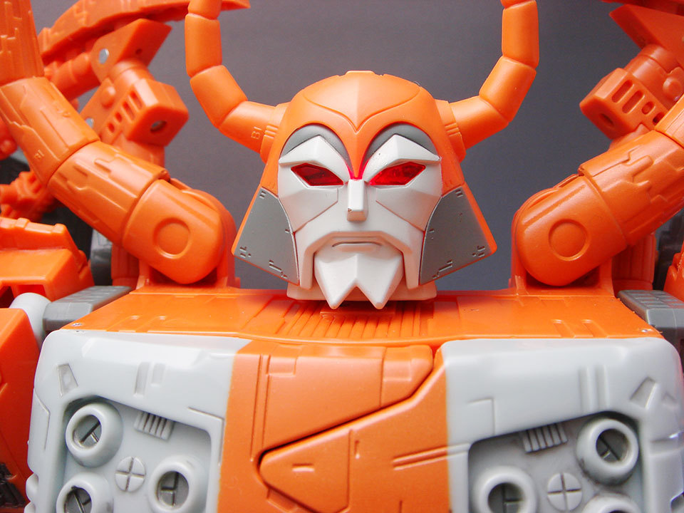 Takara Tomy Transformers 2010 Universal Dominator UNICRON
