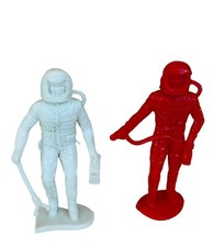 Astronauts MPC Army Men Toy Soldier plastic military figures vtg Marx Space red