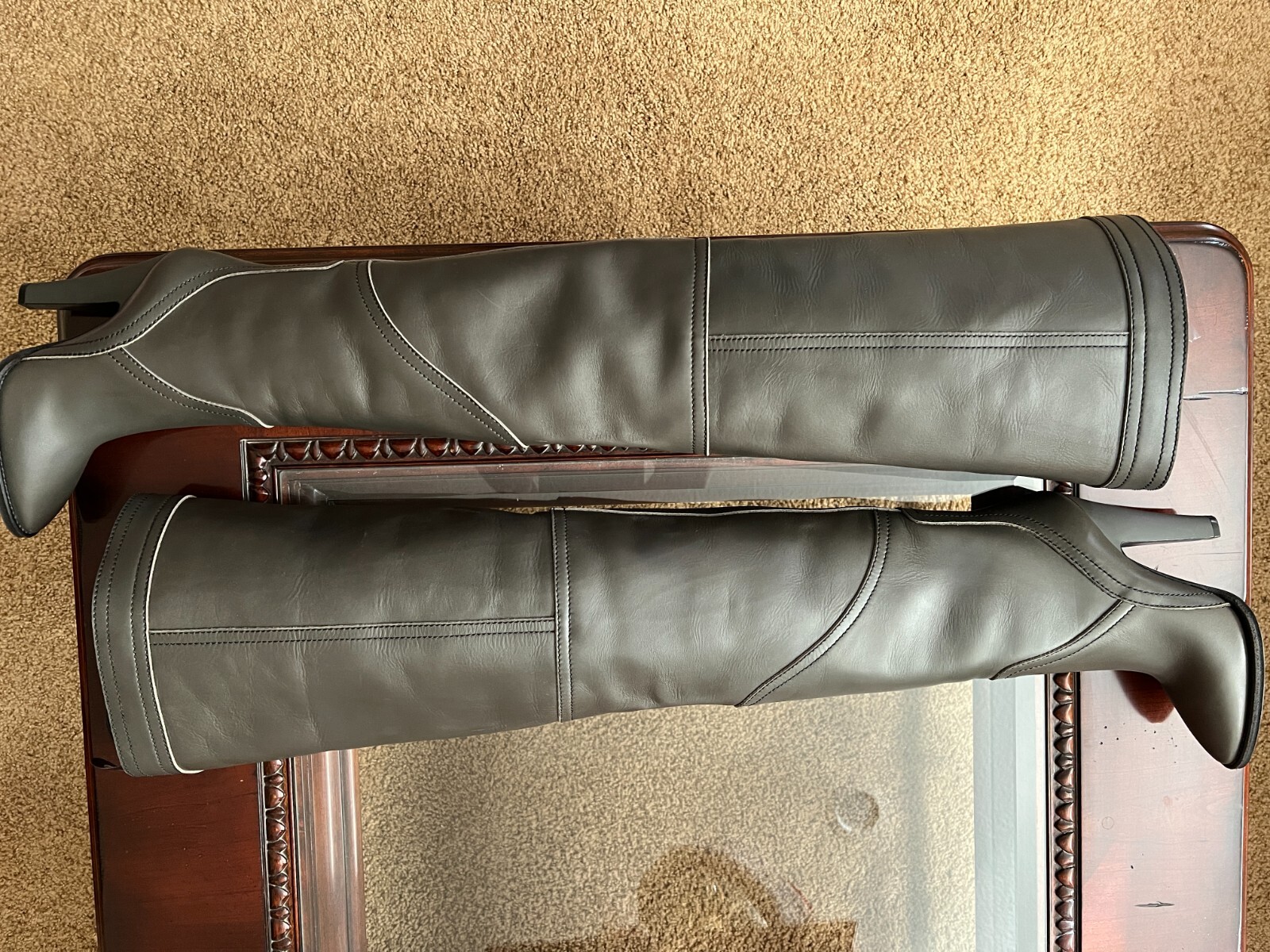 Stivali alti alla coscia in pelle grigia YSL Saint Laurent taglia 39