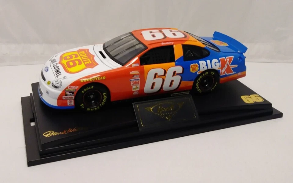 Darrell Waltrip #66 Route 66 Kmart 2000 Taurus con pantalla Revell 1:24 1/1002 Foto 2 de 4